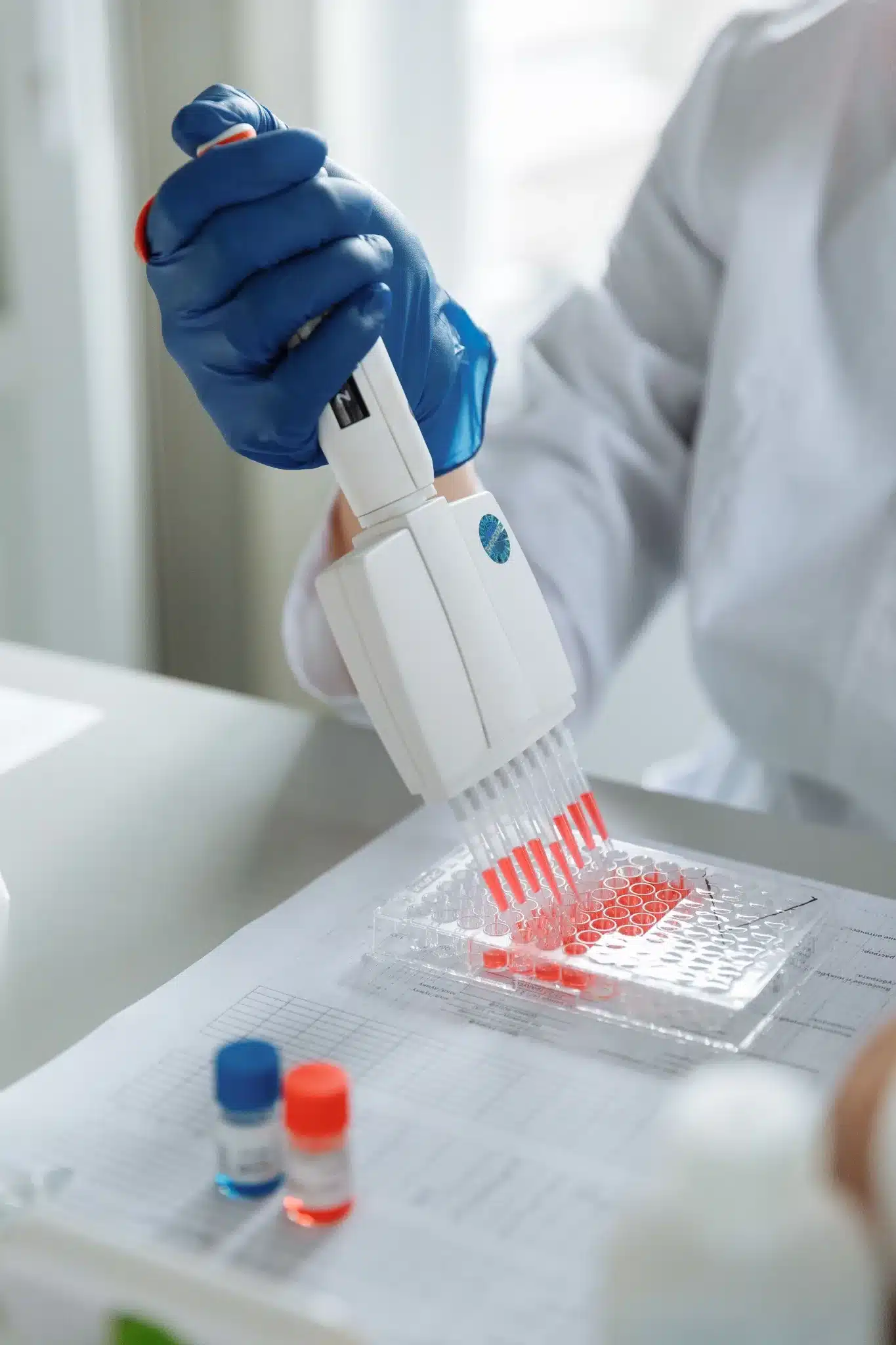 خدمات تشخیص مولکولی و آزمایش‌های PCR و qPCR در کوادسل